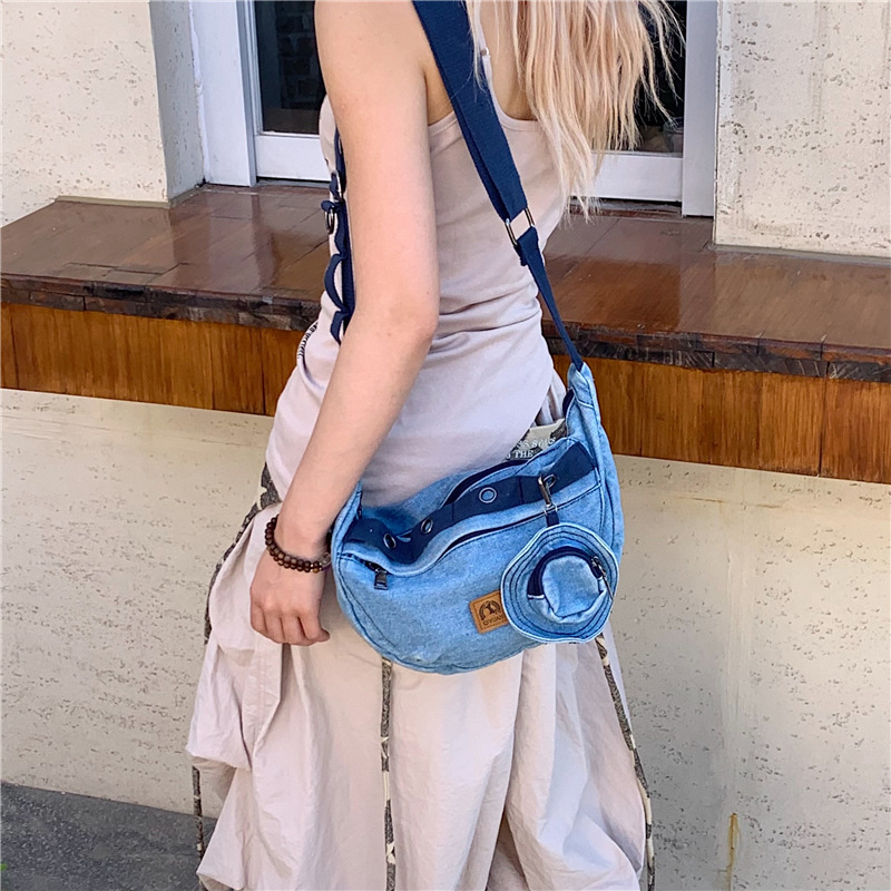 Korean niche design denim bag 2025 new summer versatile, elegant, simple and casual dumpling shoulder bag Specification drawing