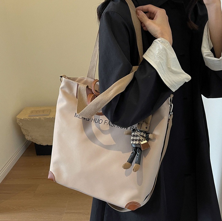 Fashionable large-capacity tote bag for women, new summer 2024 trendy ins single-shoulder bag, simple and casual commuting bag full figure