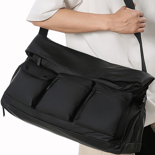 New high-appeal commuting and fitness bag for men, casual, simple, portable, lightweight, large-capacity crossbody bag and handbag full figure