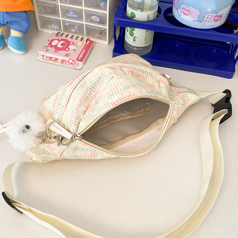 Cute, lightweight and niche crossbody waist bag, Japanese-style Instagram fresh, simple and versatile small bag, forest-style girl's chest bag Application Scenario