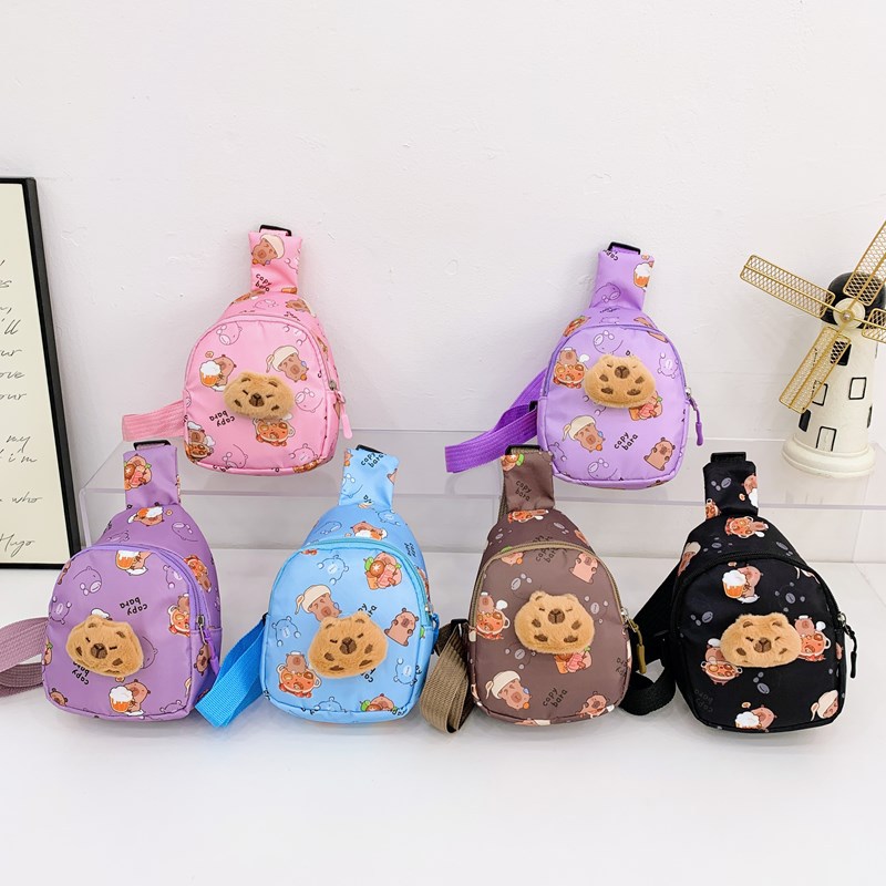 Cute Capibara plush toy baby crossbody bag for boys and girls in Japanese style, 2025 new children's small bag full figure