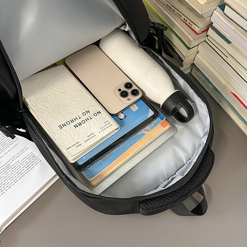 A new, stylish and trendy cross-border backpack from the Korean version of Instagram, featuring a simple, lightweight and large-capacity travel bag for couples Application Scenario