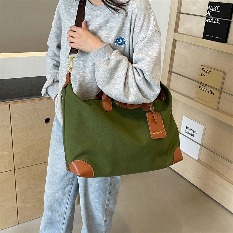 New high-appearance-level sports bags, women's swimming and fitness bags, large-capacity short-distance travel bags, and women's lightweight luggage bags Application Scenario