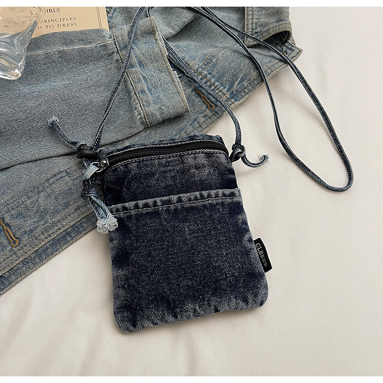 Artistic canvas small bag 2025 new style denim crossbody bag, street casual and trendy single-shoulder mobile phone bag Application Scenario