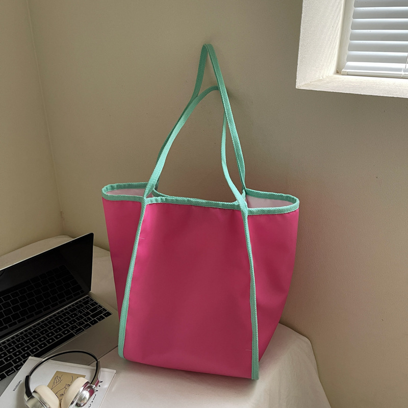 A new Korean-style Instagram fresh and cute animal-embroidered tote bag for women in a solid color, simple and lightweight, large-capacity crossbody bag Specification drawing