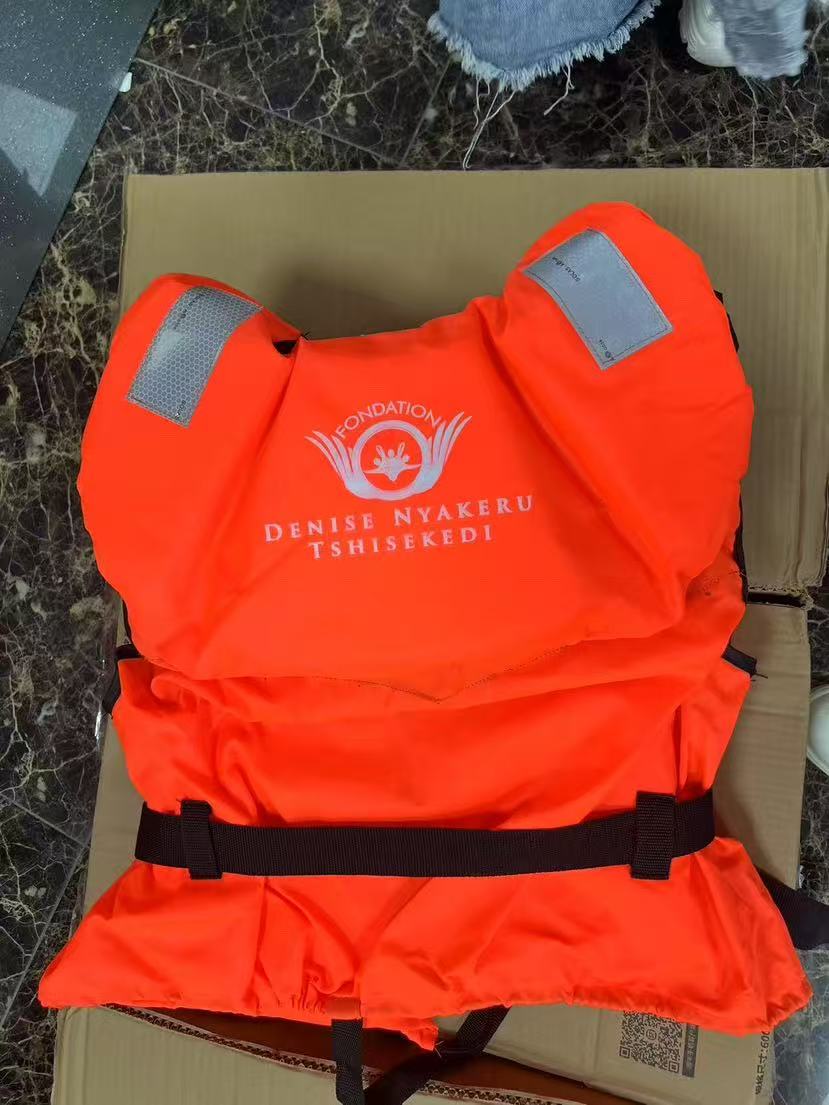 Wholesale life jackets for adults, professional with high buoyancy, light and portable for Marine use, fishing, and children's survival vests details Picture