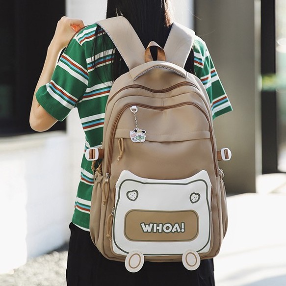 A new Japanese-style ins school-style backpack with a fresh and sweet color contrast and splicing design, a lightweight spring outing backpack for junior and senior high school students details Picture