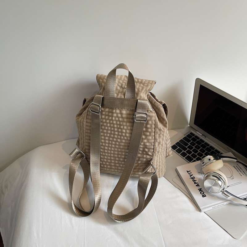 The new forest-themed ins high-appearance-level fresh checkered backpack is a lightweight and large-capacity backpack for women's mountain climbing and travel Specification drawing