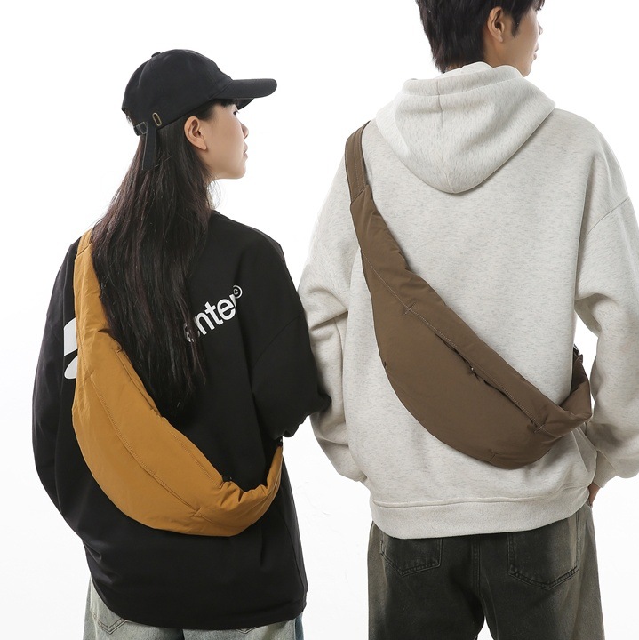 New autumn and winter fashion chest bag, men's large-capacity simple ins cotton jacket waist bag, casual and cool couple sports crossbody bag full figure