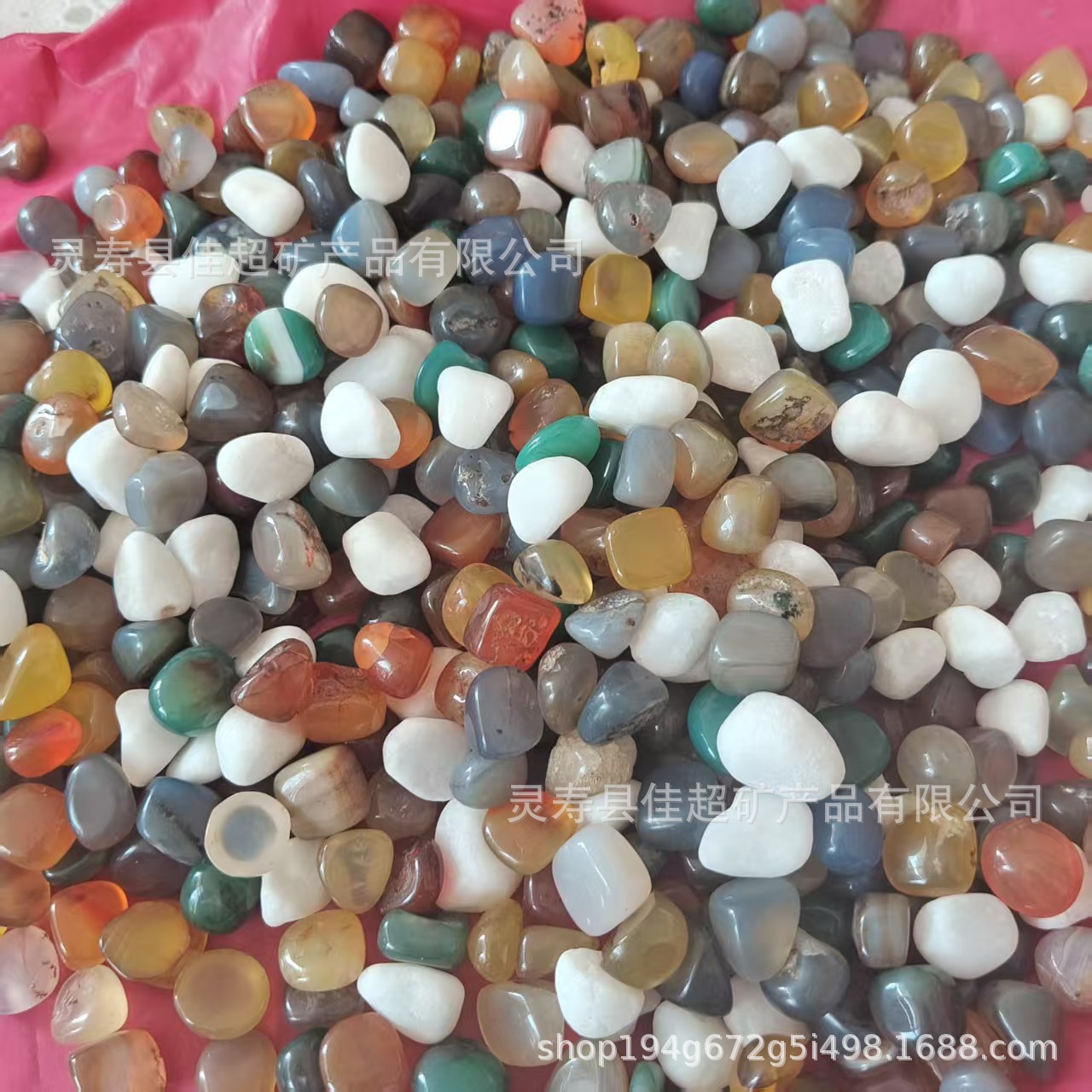 Nanjing Yuhua Shiran's colorful stones, agate stones, pebbles, fish tank landscaping, pebble flower potted plants, and succulent toppings Application Scenario