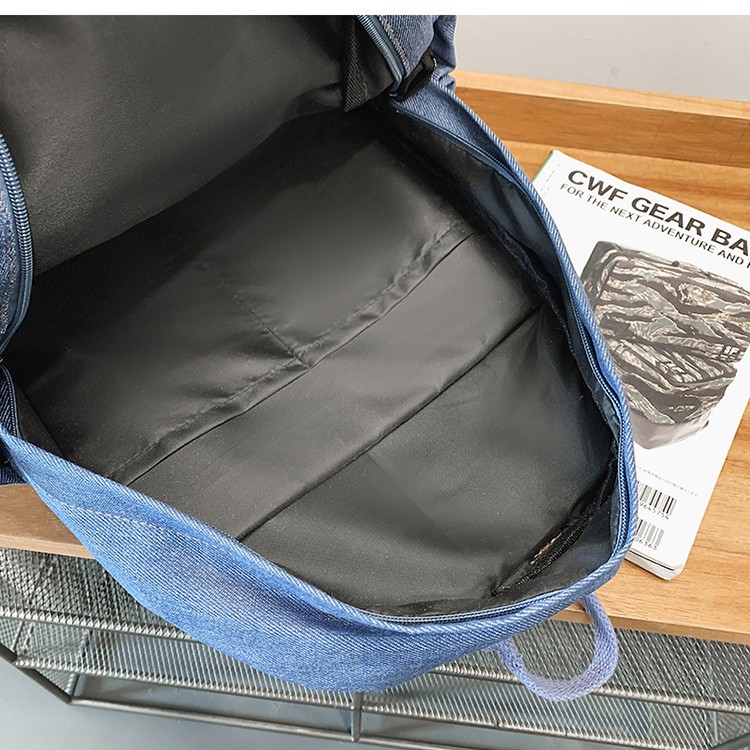2025 New style laid-back retro backpack, large capacity, versatile solid color single-shoulder bag, high appearance level couple travel backpack Application Scenario