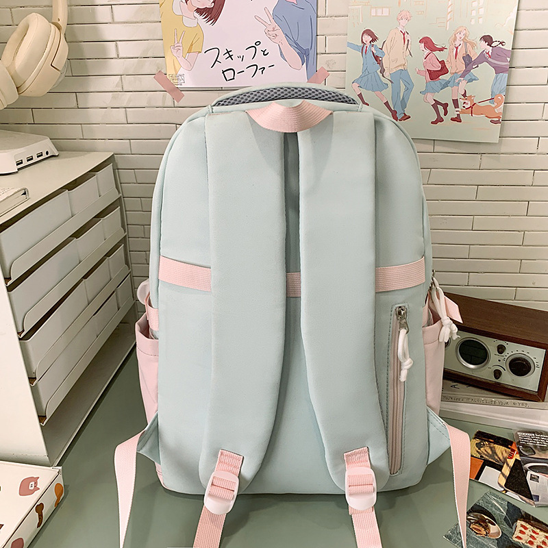 This is a lightweight, color-blocking backpack for girls in grades three to six. It has a large capacity and a high level of appearance. It is a versatile backpack for girls Specification drawing