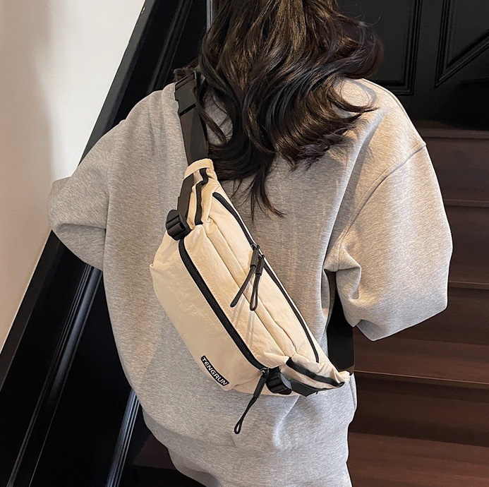 Men's 2025 trendy sporty and simple single-shoulder bag, casual Japanese waist bag, fashionable street crossbody small backpack full figure