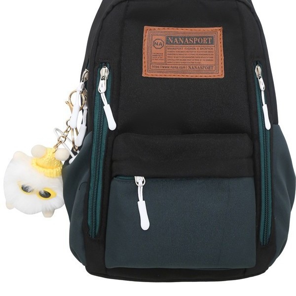 A new high-appearance-level workwear style color-blocking and patchwork chest bag for couples, a lightweight travel and mountaineering crossbody bag Item Picture
