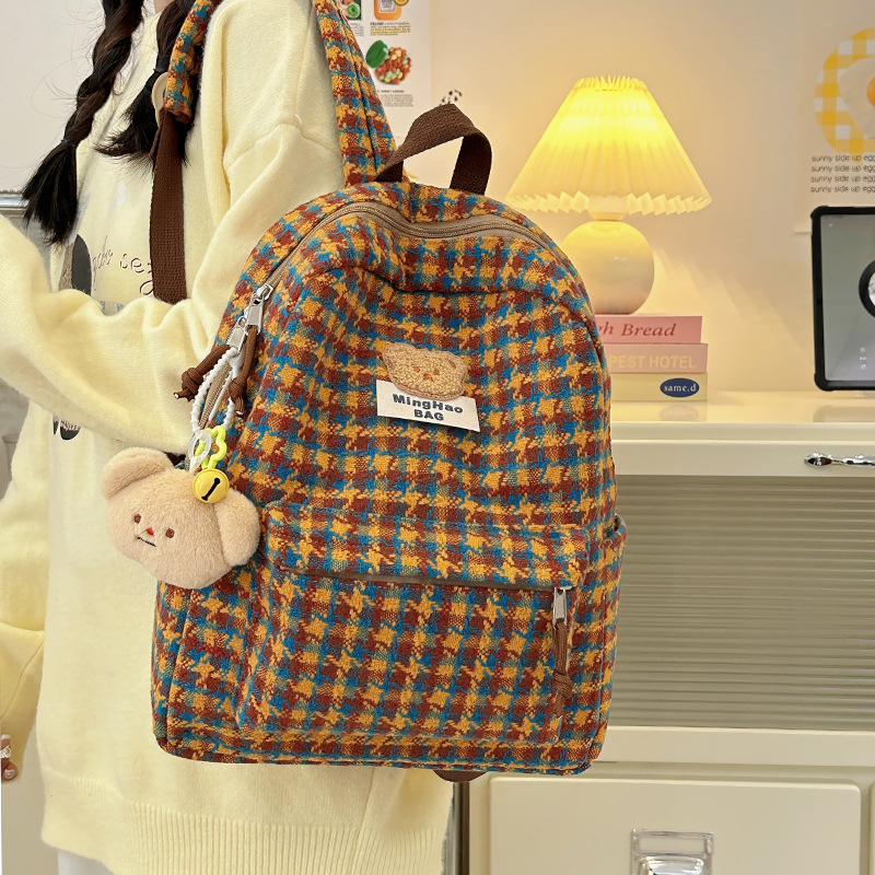 Korean Instagram school-style versatile checkered schoolbag for girls 2024 winter new high appearance level backpack for students details Picture