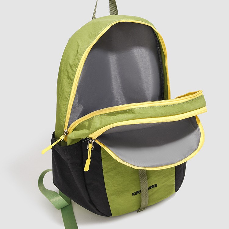 2025 New outdoor backpack for mountain climbing and hiking, ultra-light and portable, ultra-thin folding summer hiking backpack Application Scenario