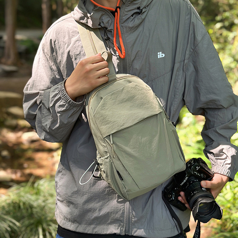 A new high-appearance-level forest-themed ins backpack for men and women, a casual, simple, lightweight and versatile backpack for mountain climbing, cycling and travel full figure