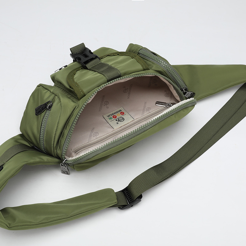 Harajuku workwear-style crossbody bag, a trendy and versatile Japanese chest bag, men's large-capacity outdoor sports cycling crossbody bag Application Scenario