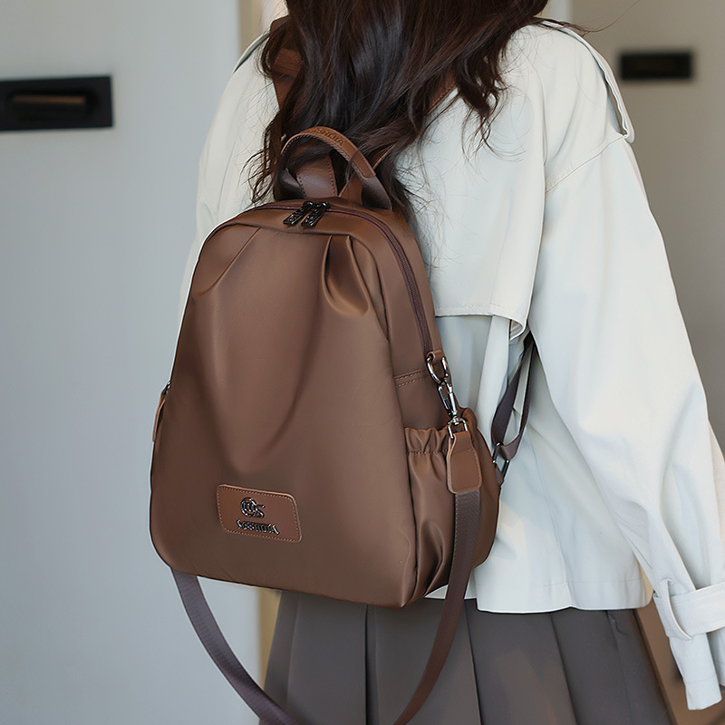 The 2025 new stylish and versatile large-capacity single-shoulder bag is lightweight, casual, and suitable for college students and women during travel and commuting full figure