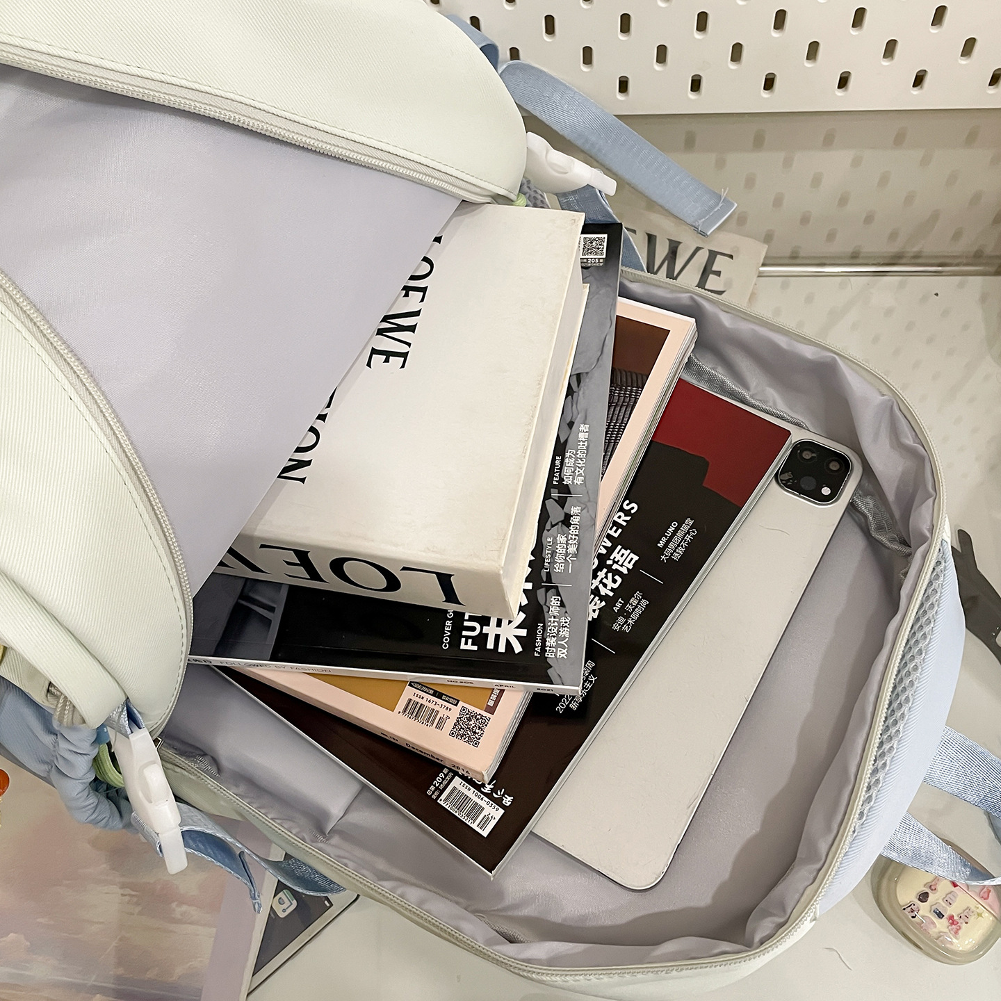 Forest-themed ins fresh and sweet letter backpack, a new high-appearance-level lightweight and large-capacity backpack for primary and secondary school students Application Scenario