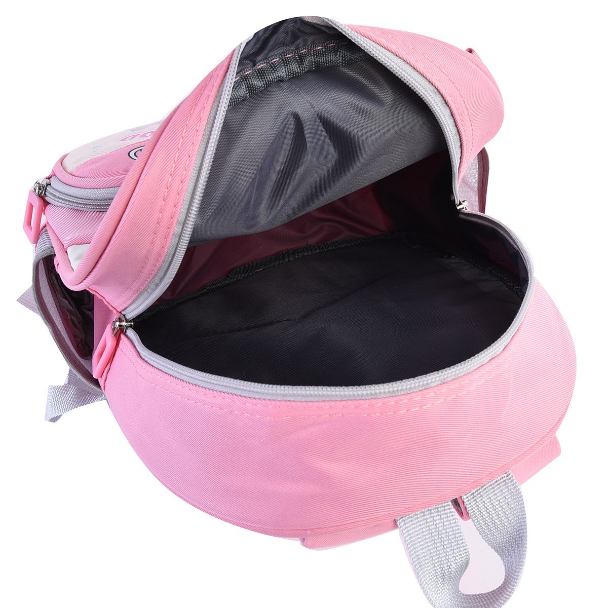The new children's schoolbag for the kindergarten is cartoonish, cute, lightweight and stylish. It's a super light, simple and high-appearancy-level backpack Application Scenario