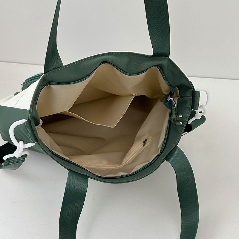 Cute kitten crossbody bag, female student hand-held pain bag, large-capacity cartoon single-shoulder tote bag, class tutorial bag Application Scenario
