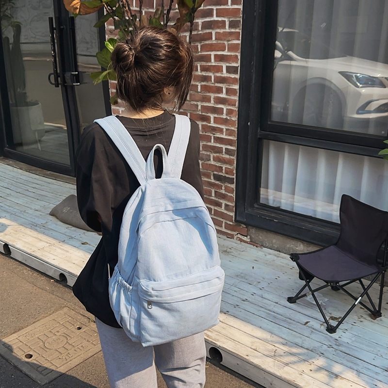 2025 New ins fashionable, simple, lightweight and casual backpack, Japanese style, versatile, large-capacity backpack, cute schoolbag full figure