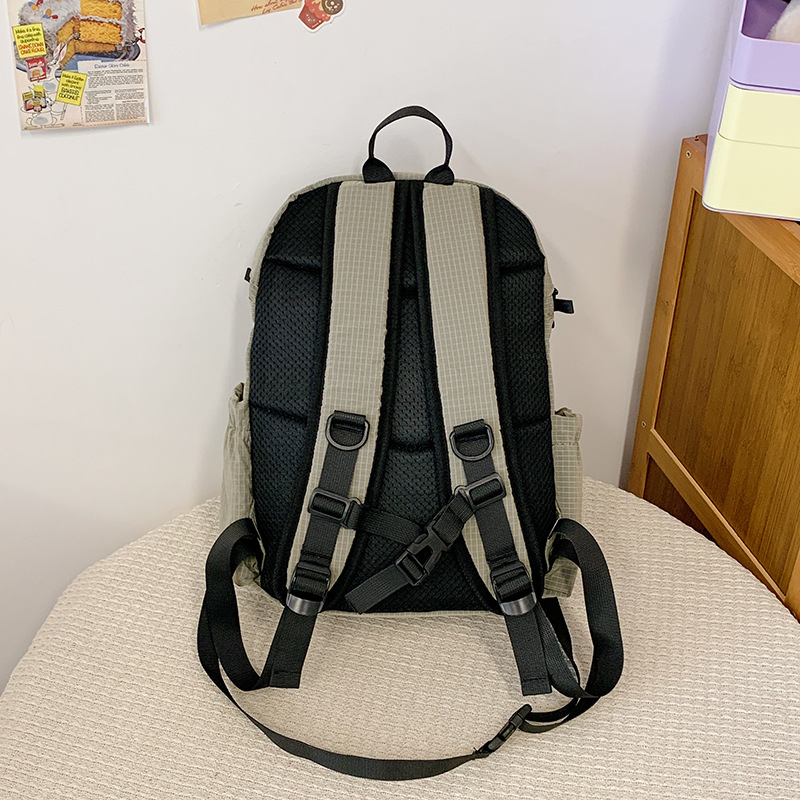 New mountain-themed high-appearation-level color-blocking outdoor hiking and mountain climbing small backpack, women's water-resistant casual travel soft backpack Specification drawing