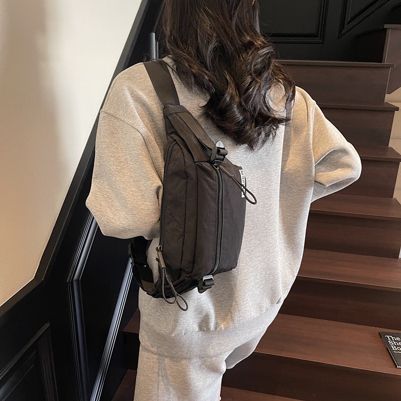 Men's 2025 trendy sporty and simple single-shoulder bag, casual Japanese waist bag, fashionable street crossbody small backpack details Picture