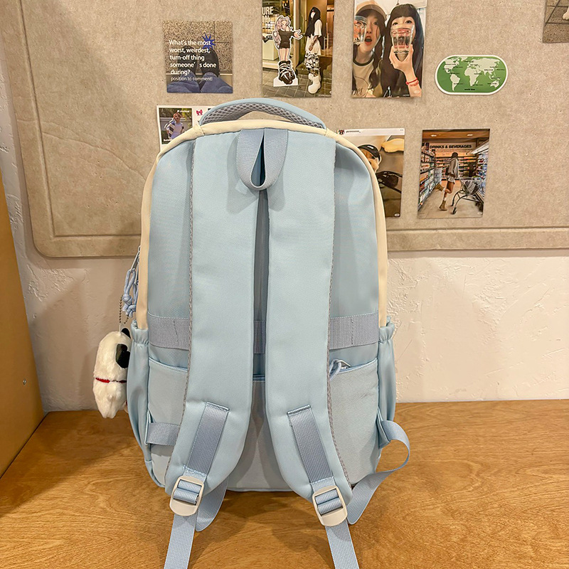 This is a large-capacity, color-blocking backpack for junior and senior high school students. It is a versatile backpack for girls with a high level of appearance and a light school style for spring outings Specification drawing