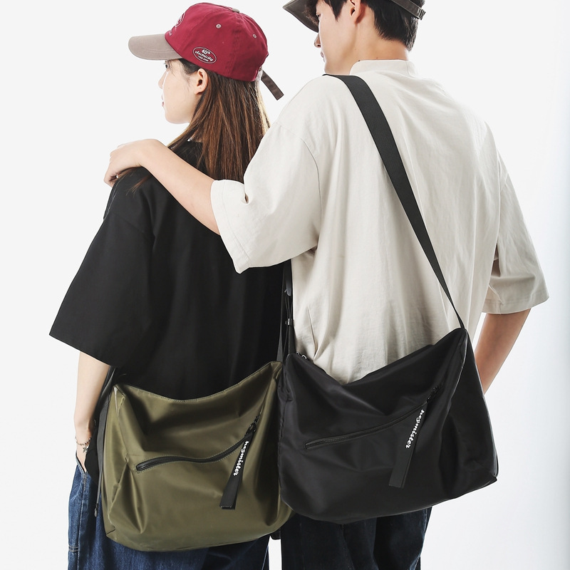 Japanese-style versatile single-shoulder bag, laid-back drape crossbody bag, artistic class bag, messenger bag, casual and simple travel bag details Picture