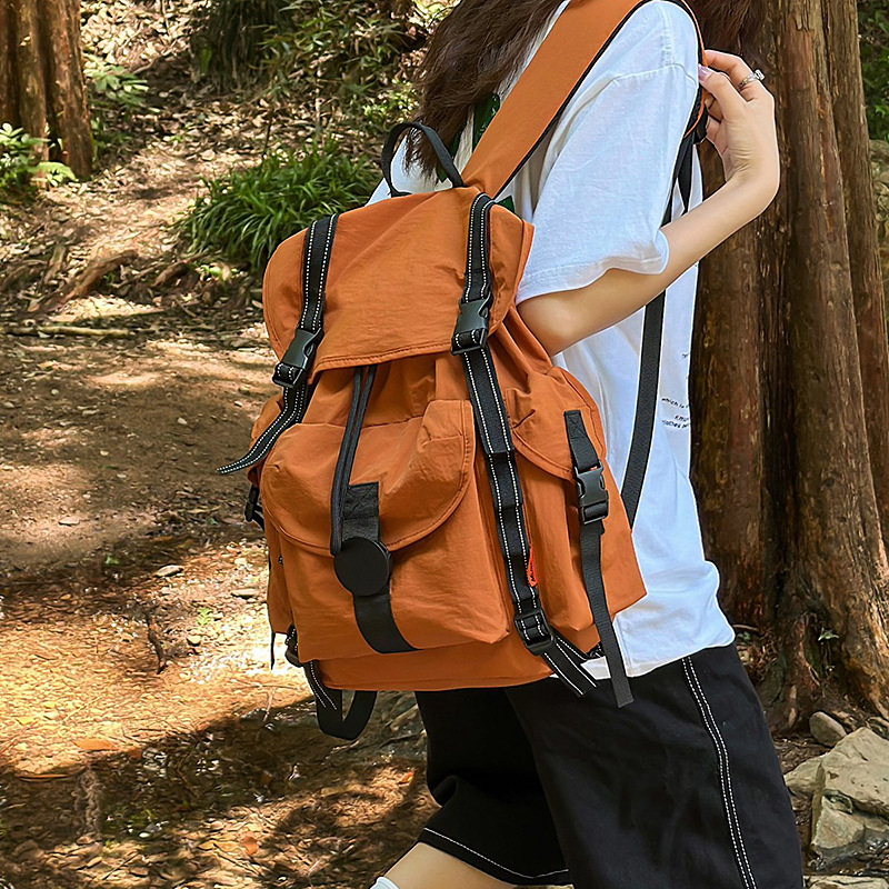 New high-appearance-level forest-themed backpack for men and women, casual, simple, lightweight, fashionable and versatile for commuting, large-capacity backpack full figure