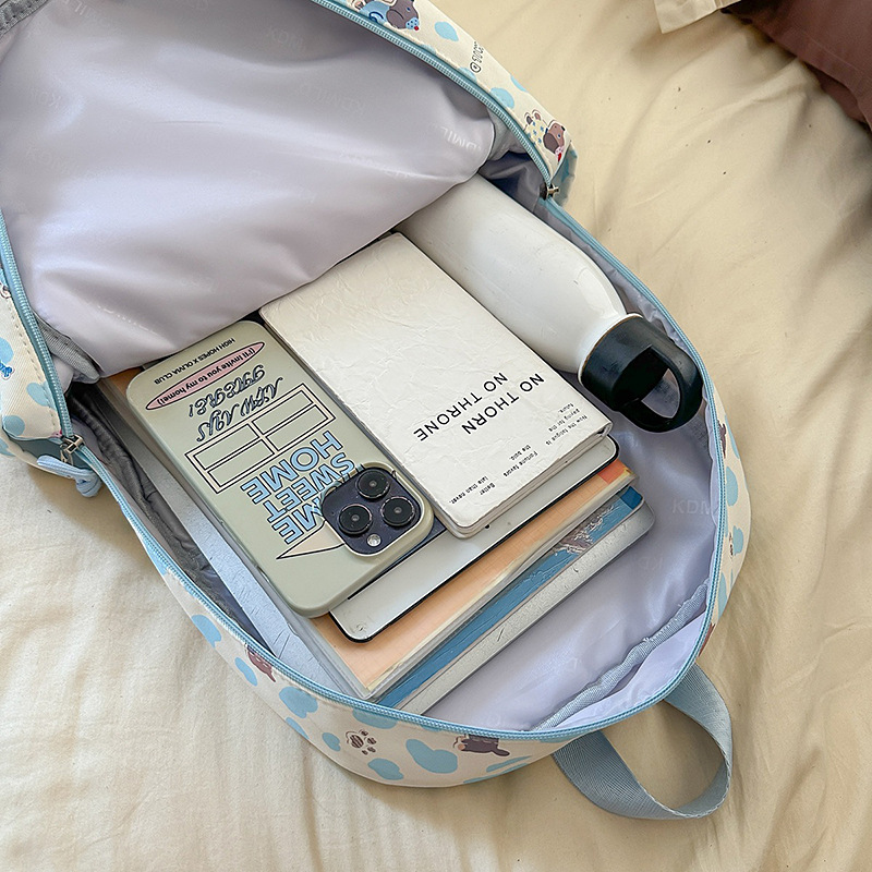 A new high-appeal Japanese-style ins fresh, sweet and cute doggy bag, a lightweight backpack for junior and senior high school students Application Scenario