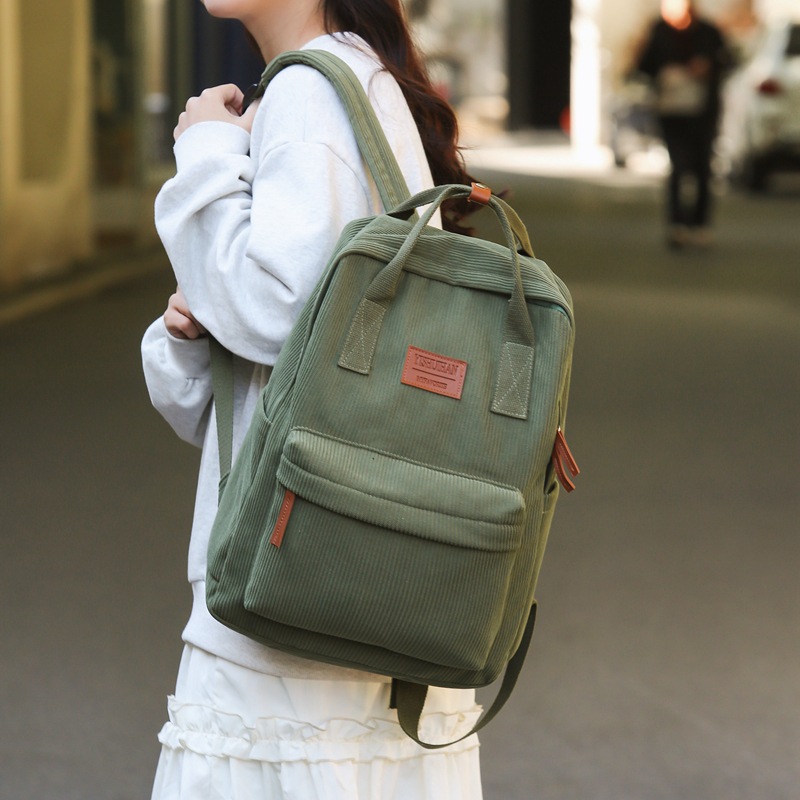 A new minimalist backpack for foreign trade, a Korean-style ins solid color, artistic style, and a lightweight backpack for college students' commuting to class full figure