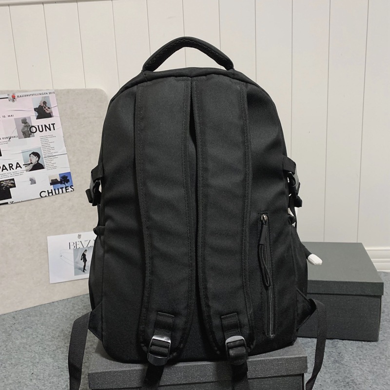 A new high-appearation-level, trendy and cool workwear-style backpack for couples, a lightweight travel and mountaineering backpack with large capacity Specification drawing
