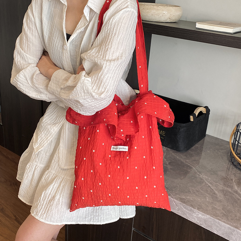 Summer's new sweet Korean-style atmosphere, floral versatile single-shoulder bag, black fungus lace fairy photo handbag full figure
