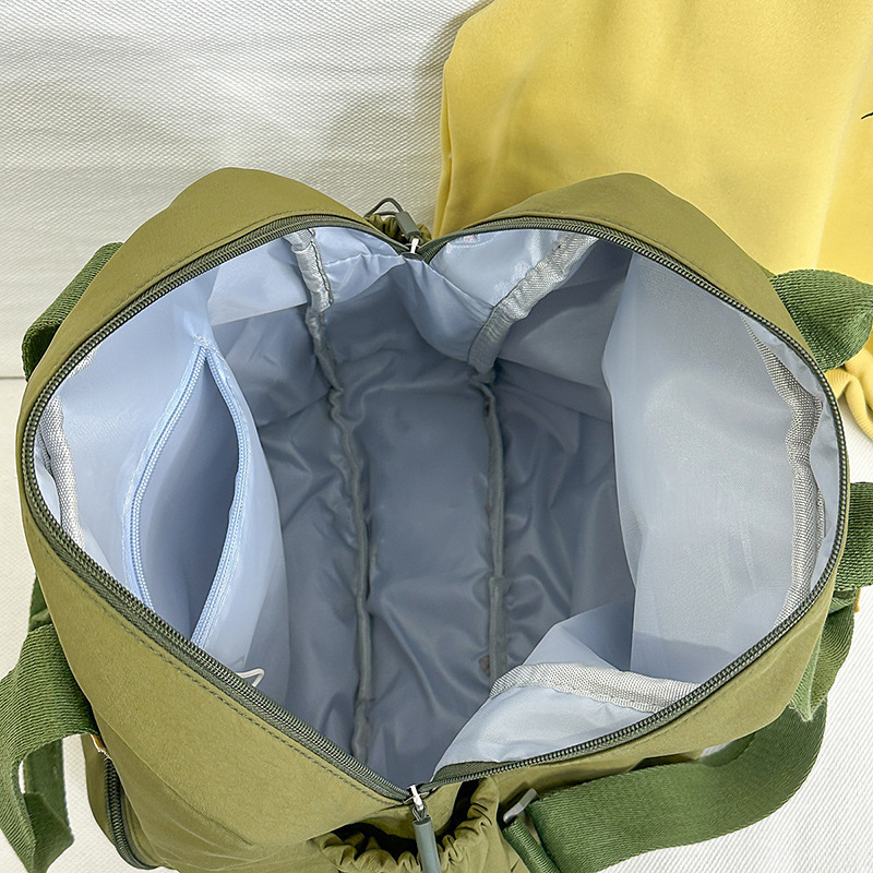 Large-capacity lightweight backpack 2025 new trendy handbag, ins trendy women's bag, versatile single-shoulder large bag Application Scenario