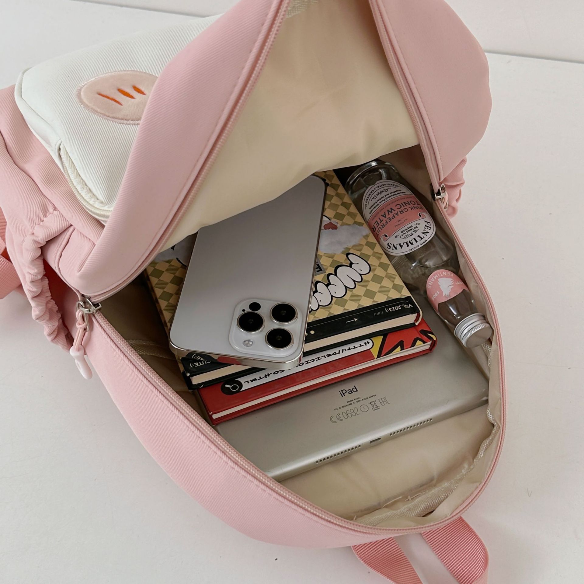 Korean-style children's bag, cute and cartoonish appearance level, adorable baby spring outing small backpack, soft and sticky kindergarten backpack Application Scenario