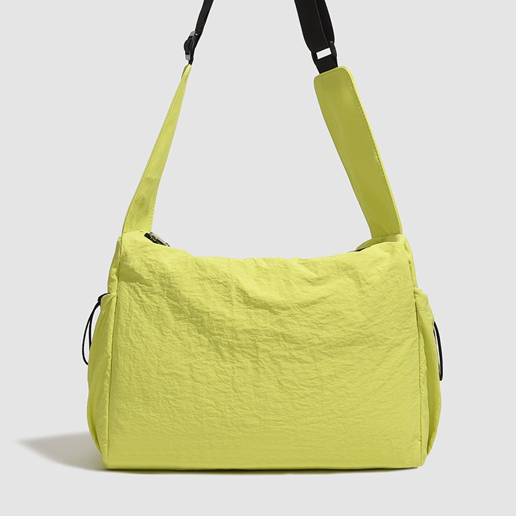 New high-appeartion-level outdoor commuting tote bag, travel bag, women's casual, simple, light and versatile, large-capacity crossbody bag Specification drawing