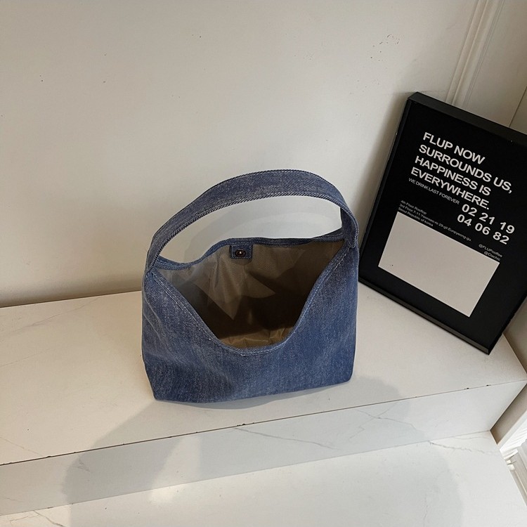 Intellectual, simple and casual commuting tote bag, new summer style, niche and individual underarm bag, retro and simple single-shoulder bag Specification drawing
