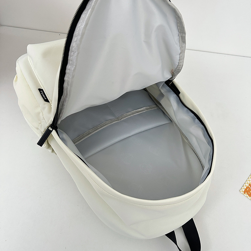 Simple and versatile ins campus-style backpack for girls, large-capacity Korean version ins high appearance level schoolbag for junior and senior high school students Application Scenario