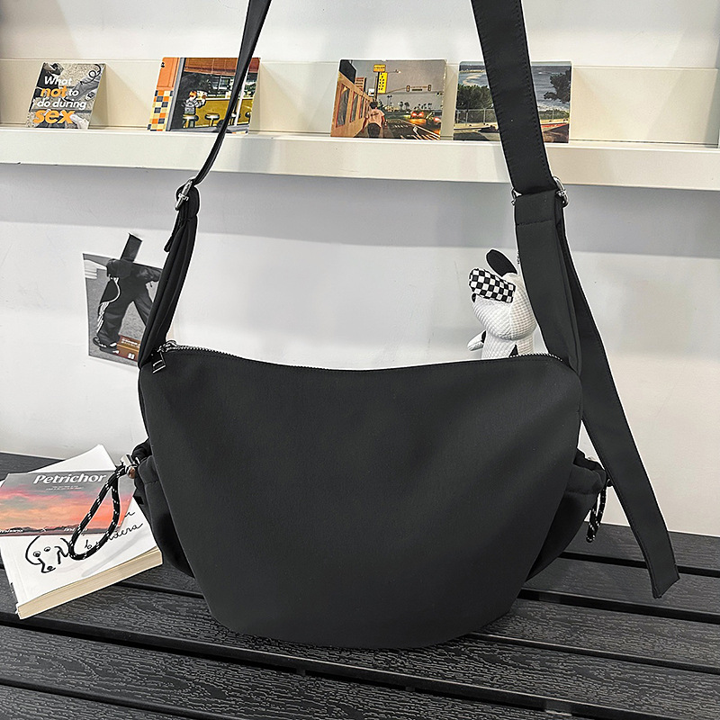 New Japanese-style versatile solid color single-shoulder bag, large-capacity dumpling bag, commuting crossbody bag for work, Korean version student backpack Specification drawing