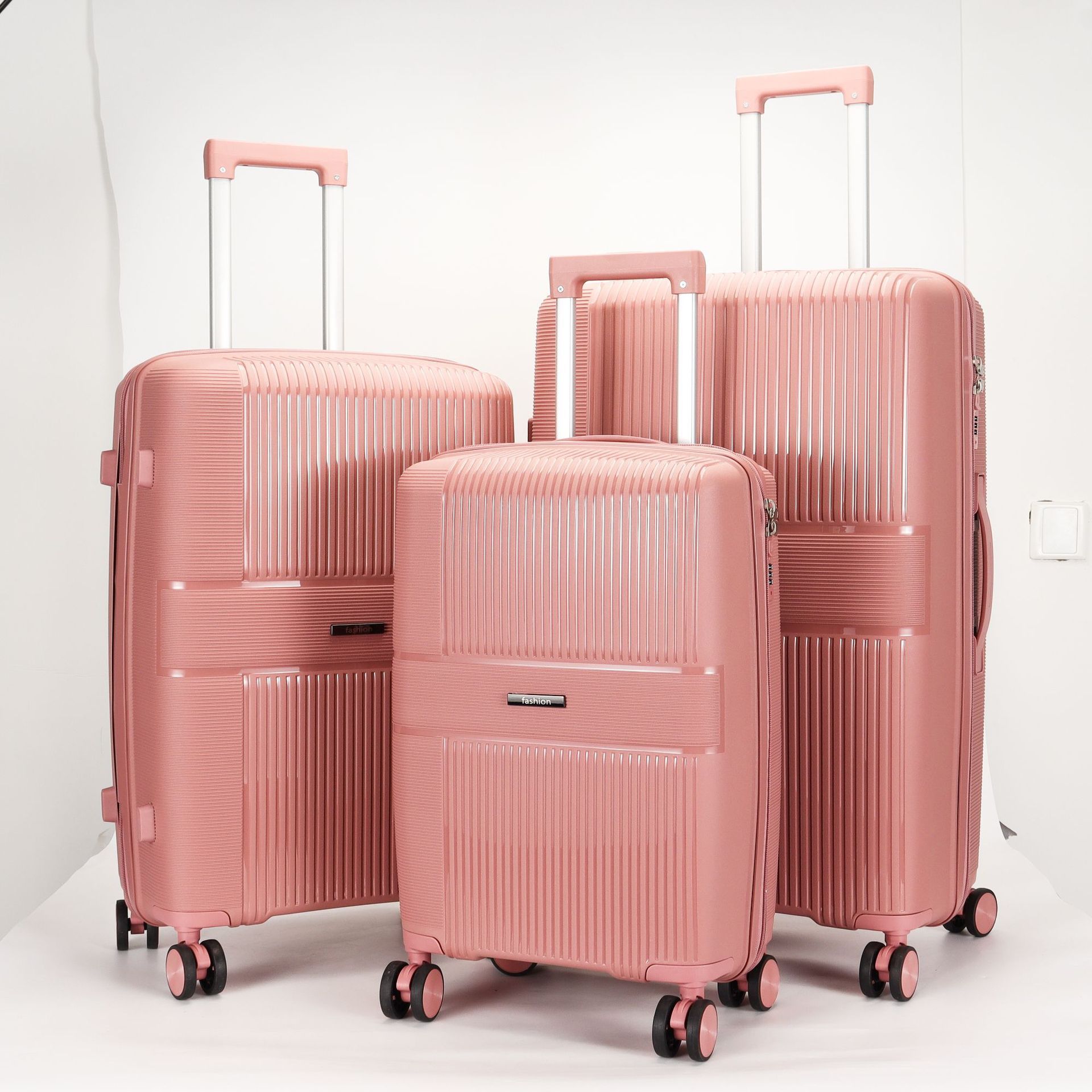 PP suitcase handle case, 20, 24, 28 inch three-piece set, large capacity combination case, swivel wheel durable carry-on suitcase full figure