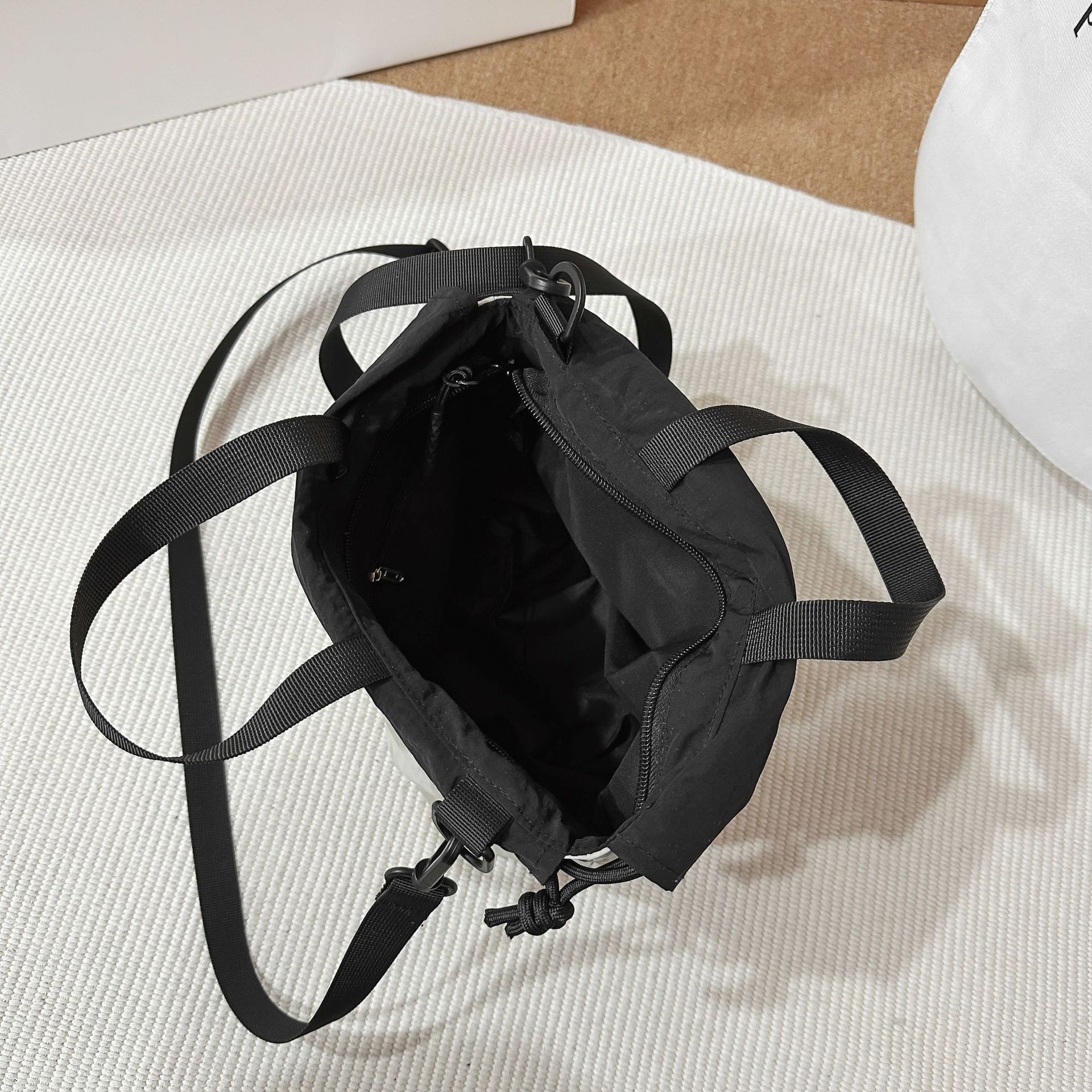 Japanese streetwear brand handbag, Spring 2025 new mobile phone bag, mini men's crossbody bag, versatile coin purse, small bag Specification drawing