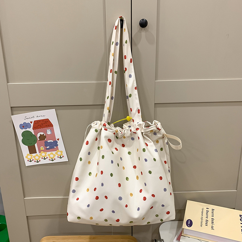 The 2024 new style of Korean cute puppy girl underarm bag with high appearance level polka dot single-shoulder bag and versatile commuter tote bag Specification drawing
