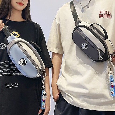 A new Korean version of Instagram, with a high level of appearance, cool and trendy color contrast dopamine crossbody bag, couple outdoor cycling crossbody motorcycle bag full figure