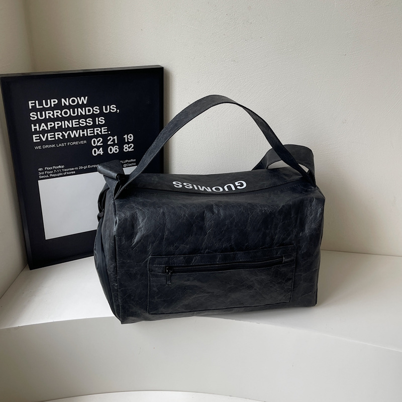 A new high-appeartion-level solid-color hand-held tote bag for women, a casual, simple and lightweight outdoor camping large-capacity crossbody bag Specification drawing