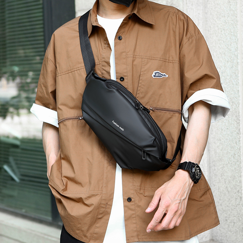 Streetwear men's chest bag, fashionable and casual single-shoulder bag, new niche design, versatile men's crossbody bag chest bag details Picture