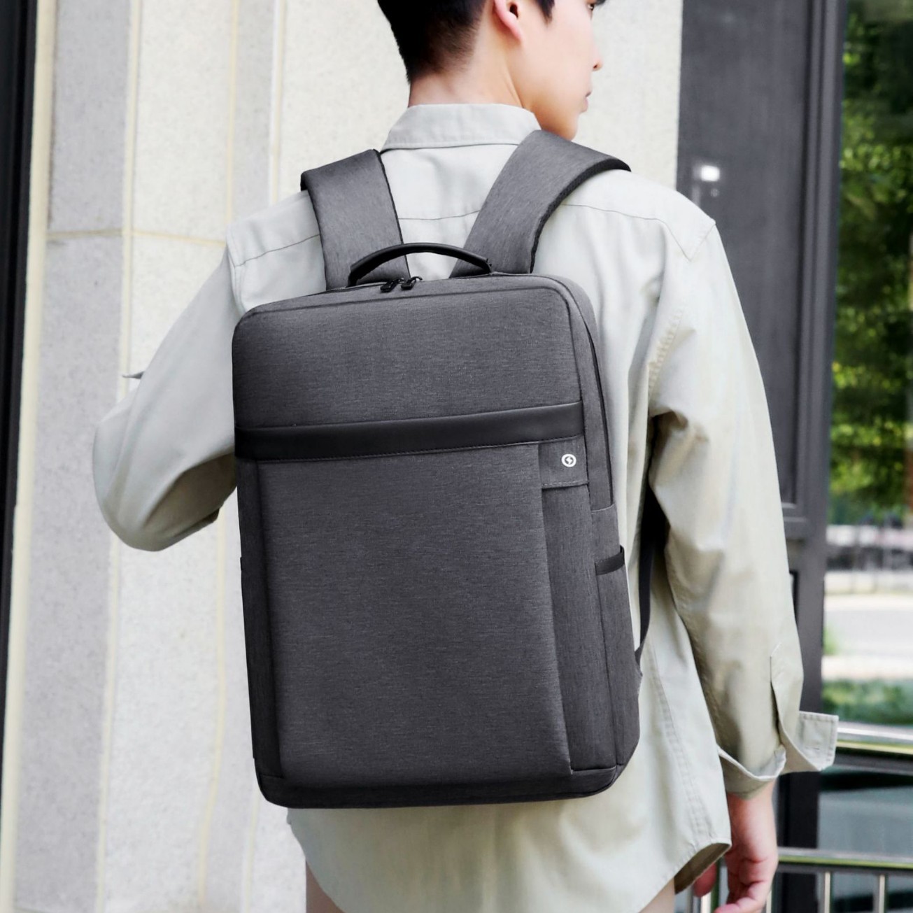 Business backpack, computer bag, men's commuting light, office workers' outdoor leisure, business trips, short trips storage backpack details Picture