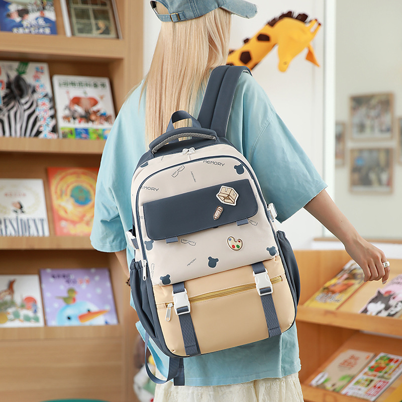 A new high-appeal, fresh and sweet color-blocking backpack from Japanese Instagram, a simple and lightweight backpack for junior and senior high school students details Picture